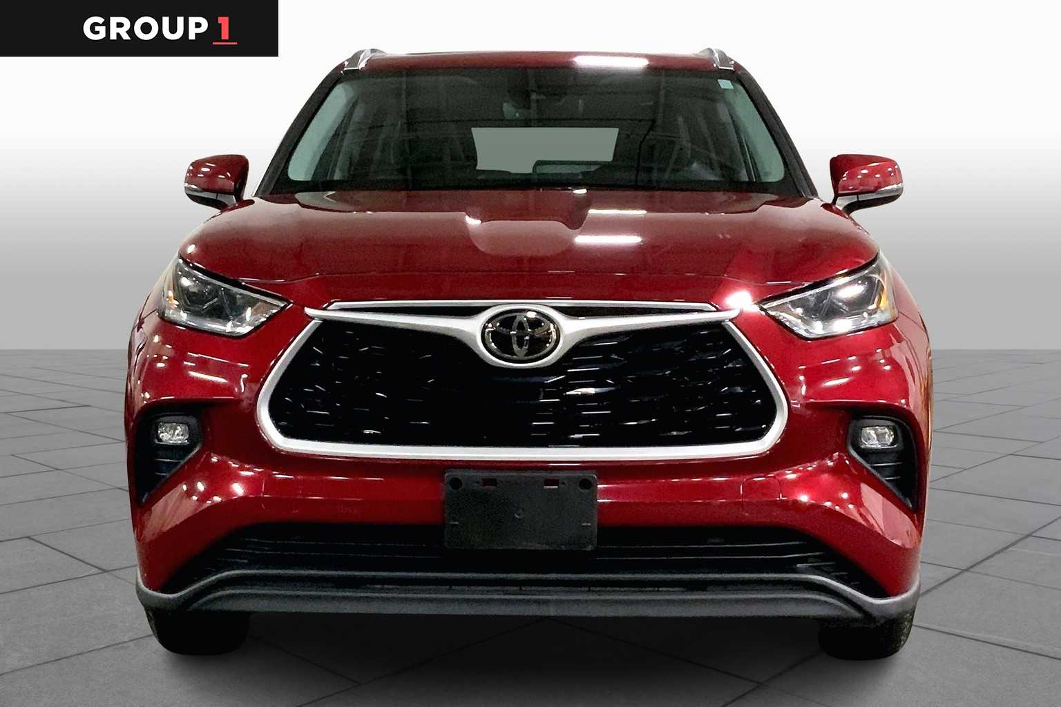 2021 Toyota Highlander XLE photo 3