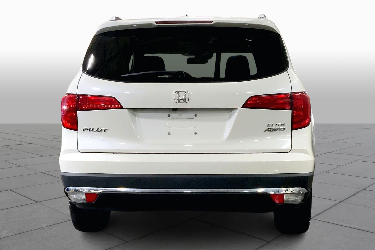 2018 Honda Pilot Elite photo 4