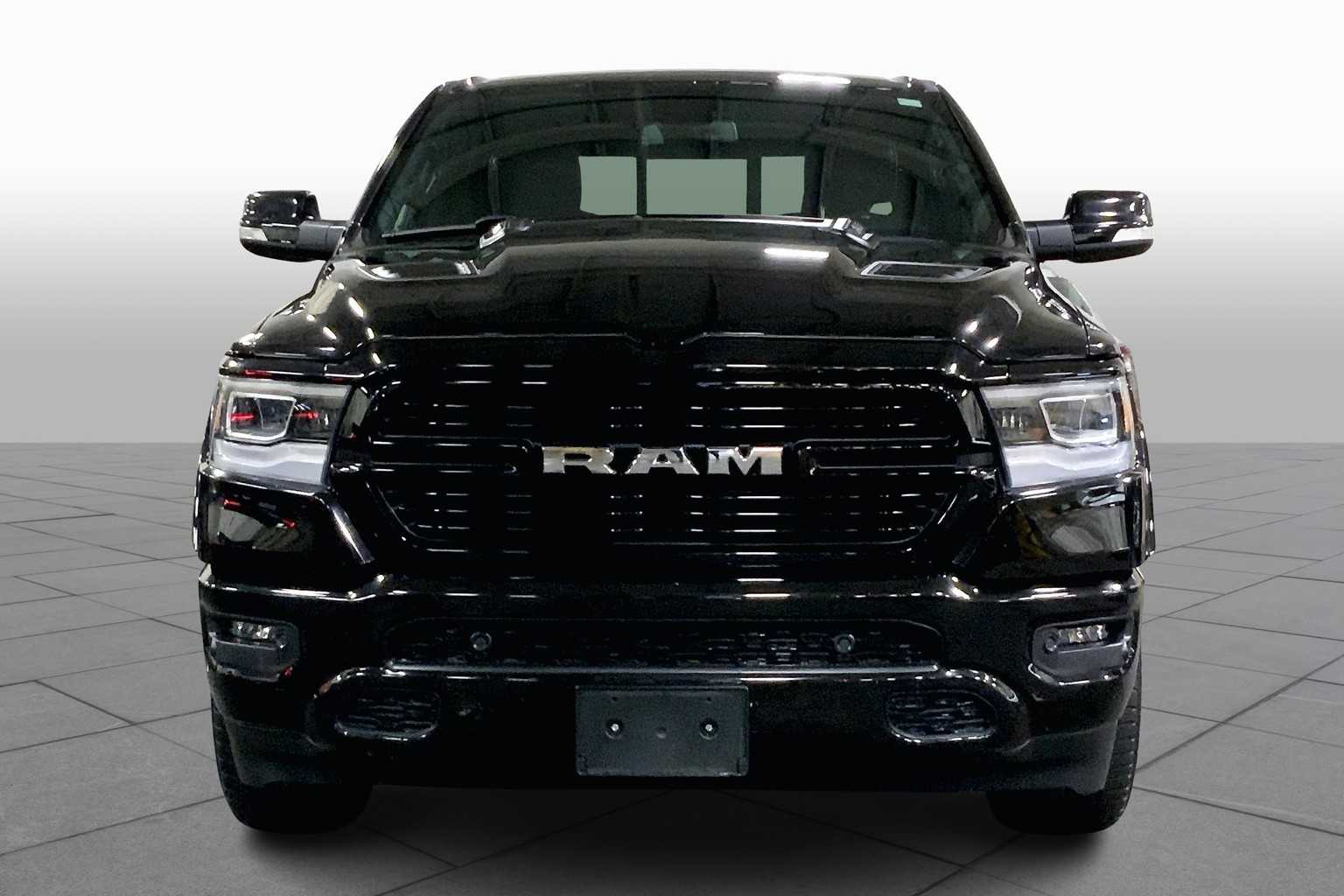 2019 Ram 1500 Laramie photo 3