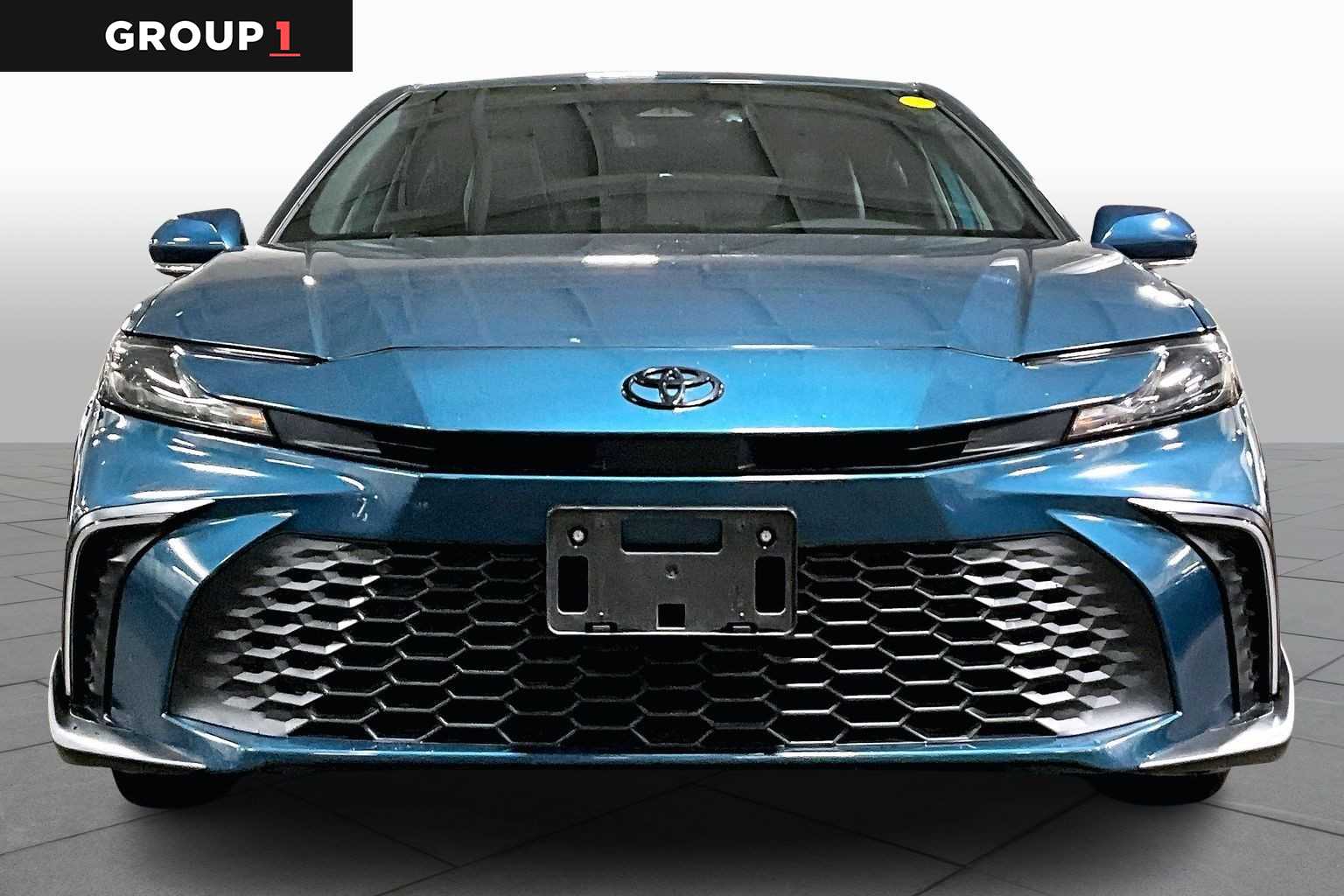 2025 Toyota Camry SE photo 3