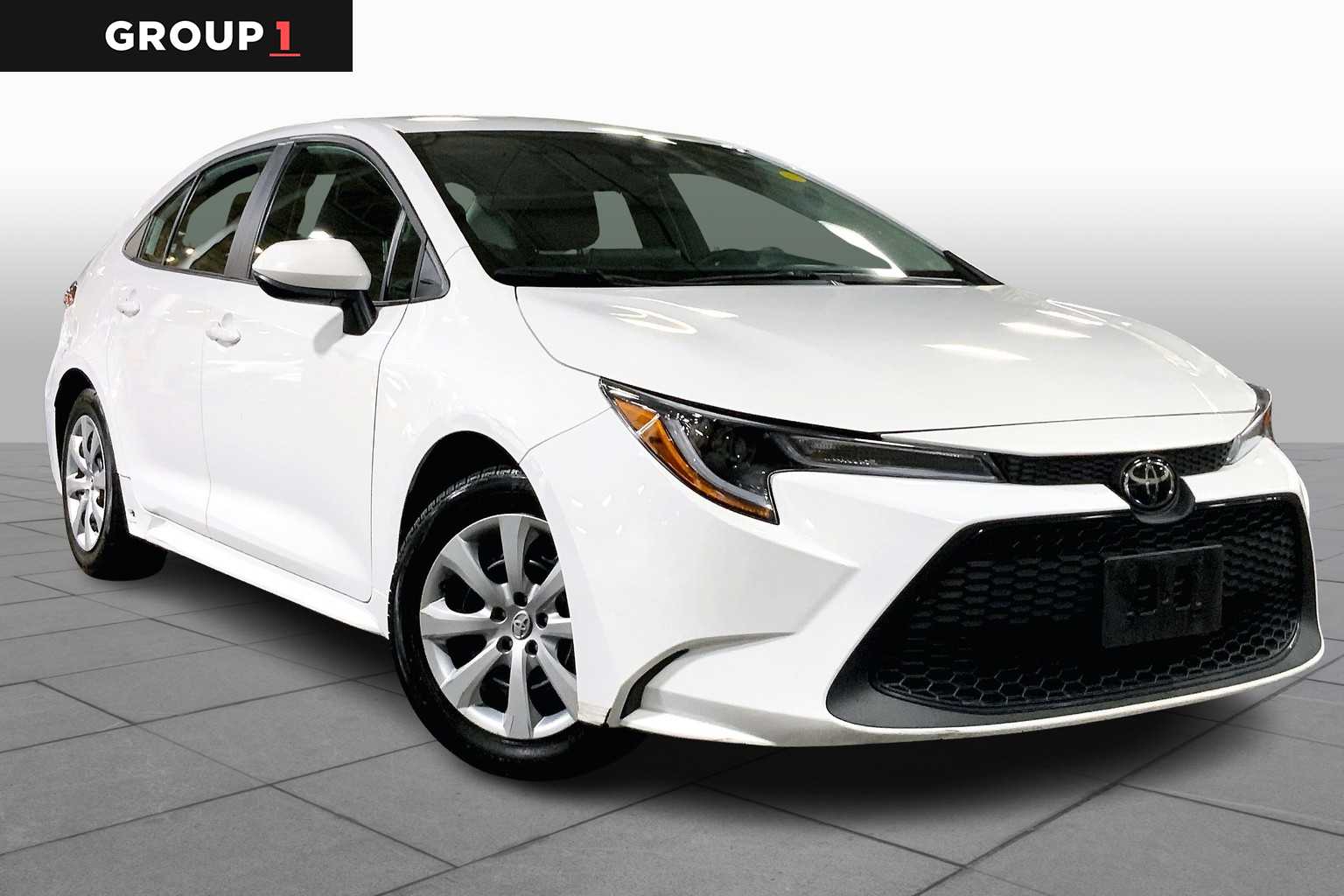 2022 Toyota Corolla LE photo 2