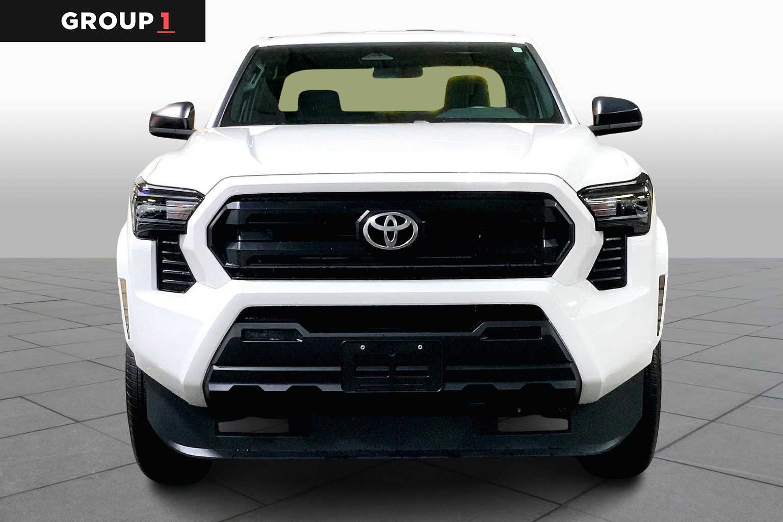 2025 Toyota Tacoma SR XtraCab photo 3