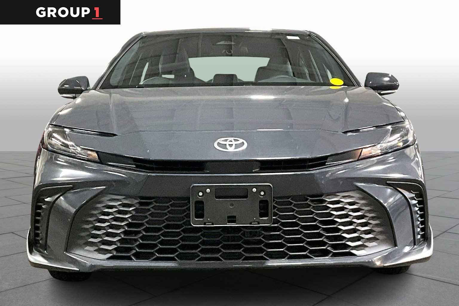 2025 Toyota Camry SE photo 3