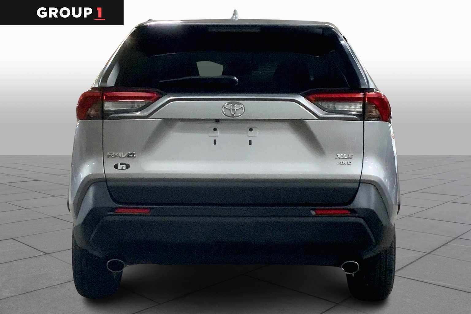 2021 Toyota RAV4 XLE photo 4