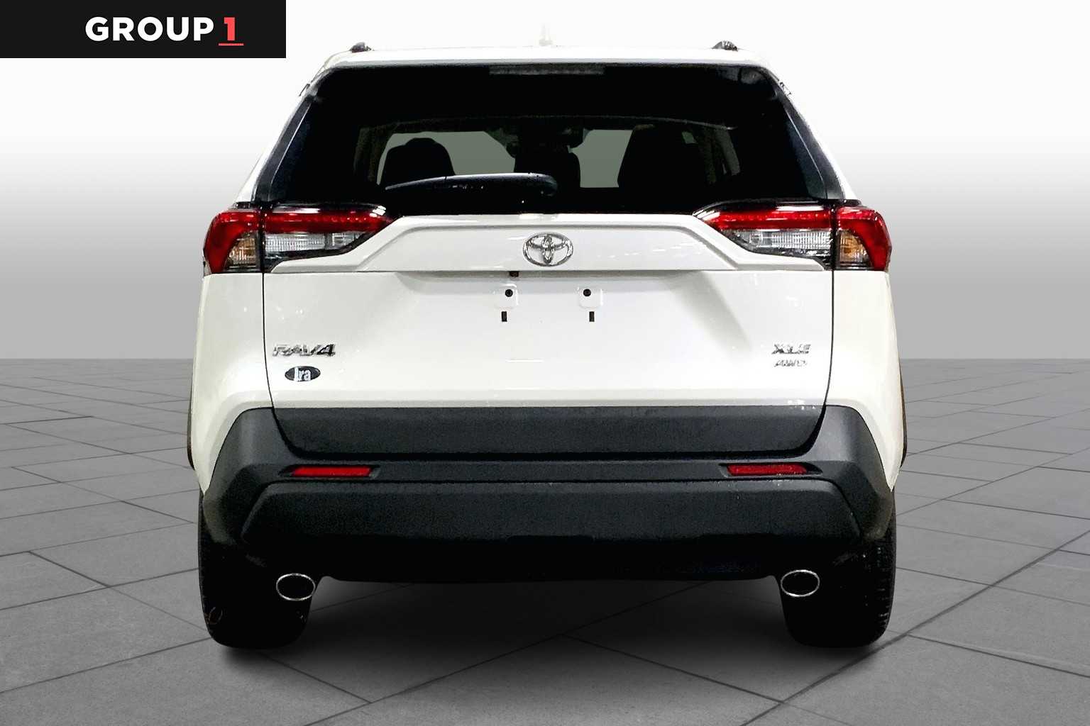 2021 Toyota RAV4 XLE Premium photo 4