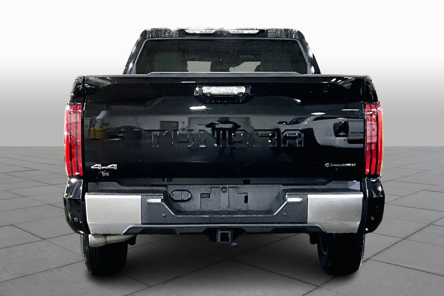 2025 Toyota Tundra Limited CrewMax photo 4