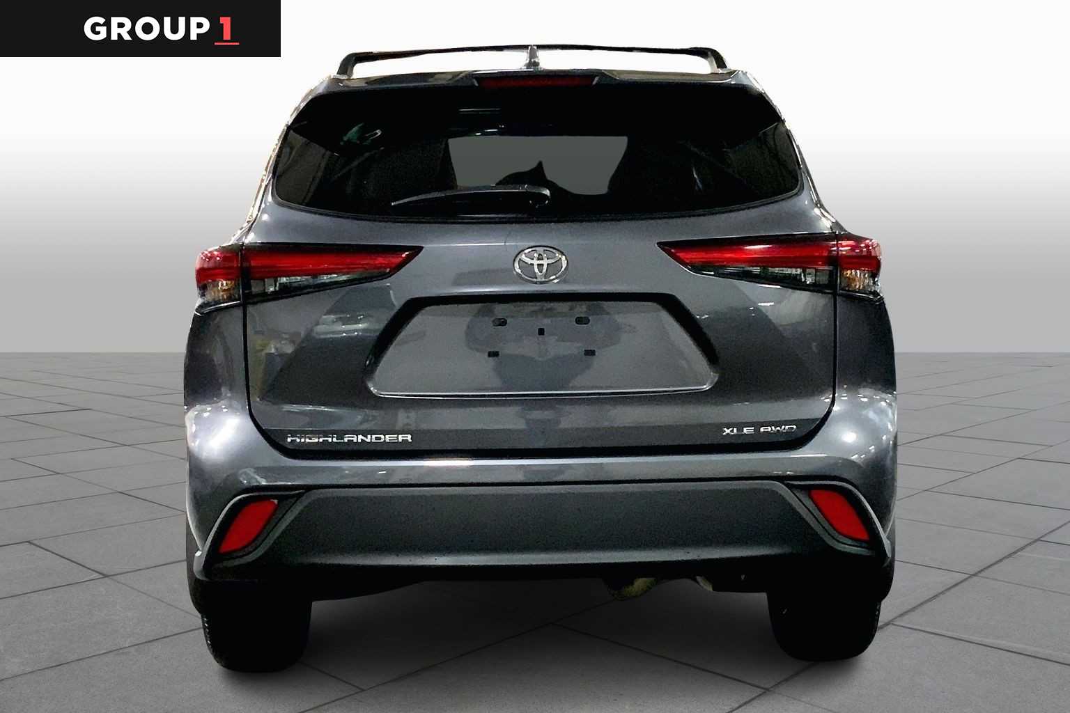 2023 Toyota Highlander XLE photo 3