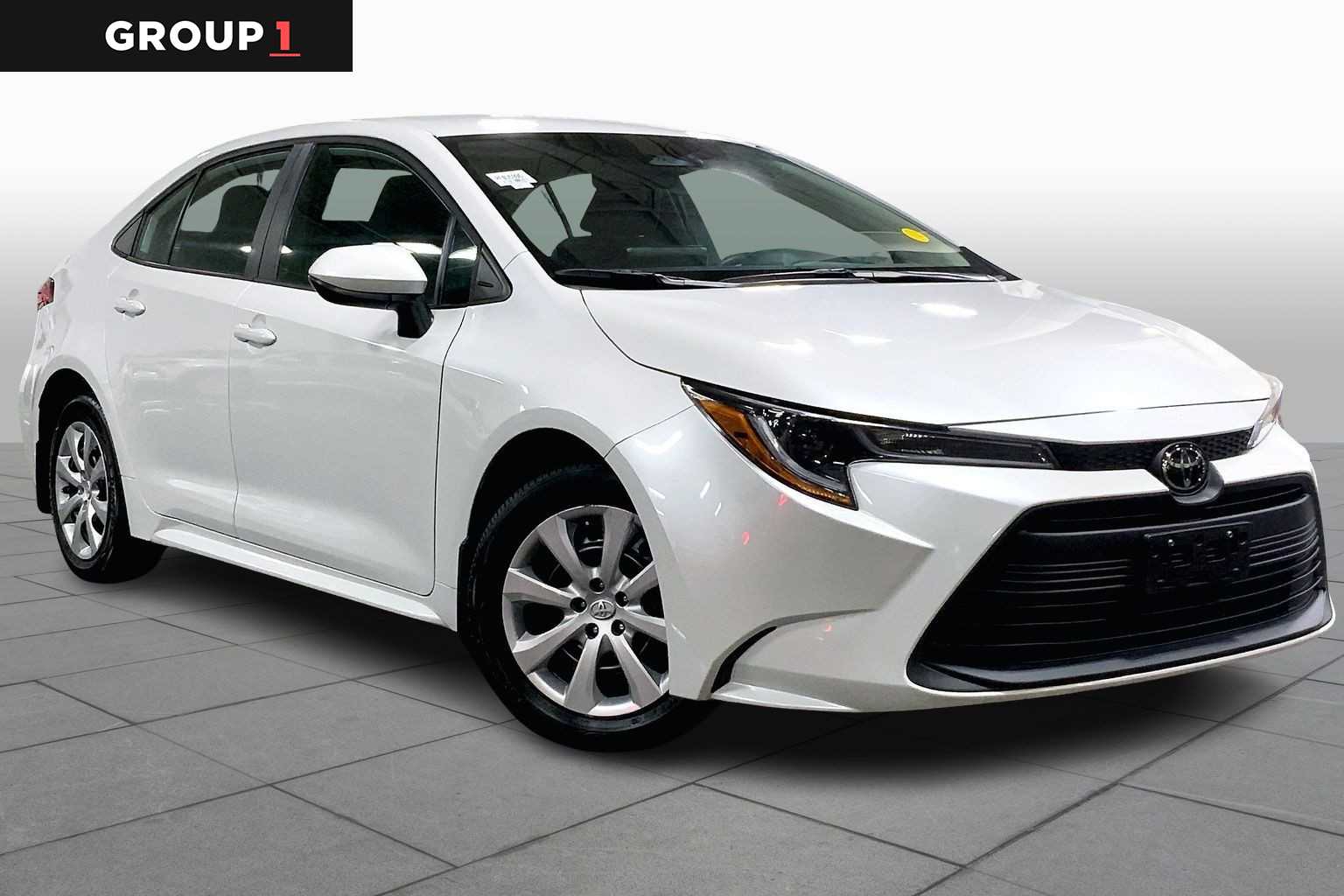 2023 Toyota Corolla LE photo 2