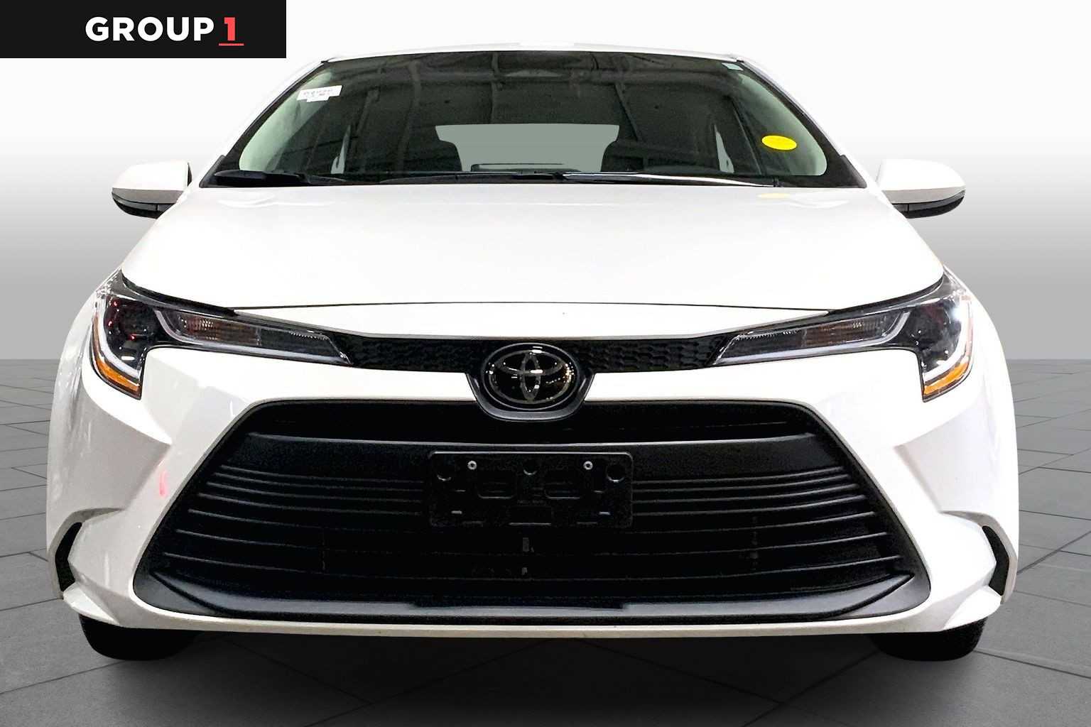 2023 Toyota Corolla LE photo 3