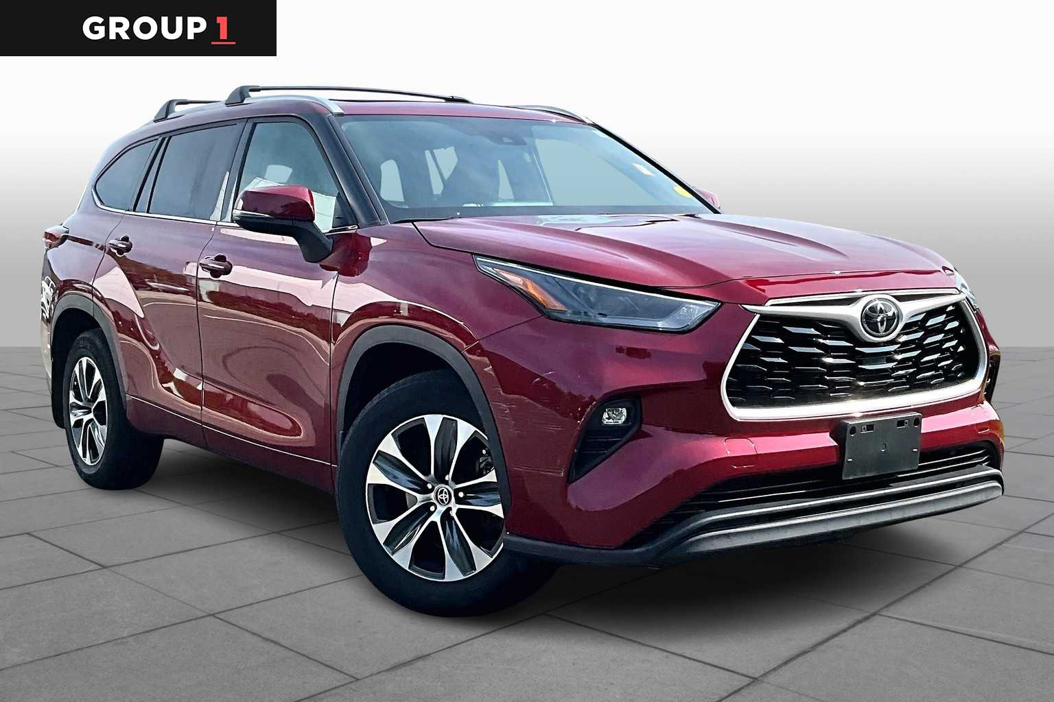 2022 Toyota Highlander XLE photo 2