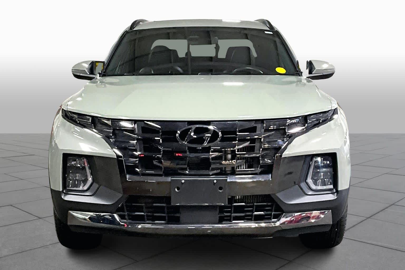 2023 Hyundai Santa Cruz Limited photo 2