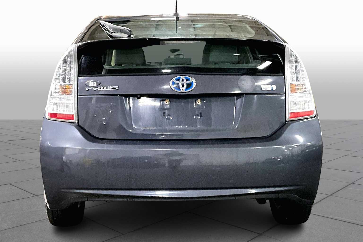 2010 Toyota Prius Three photo 4