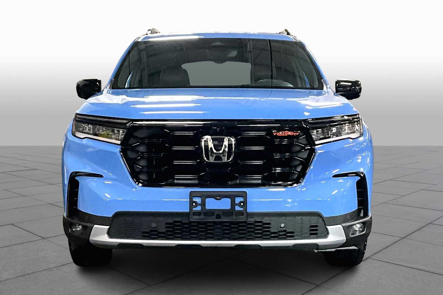 2025 Honda Pilot TrailSport photo 3