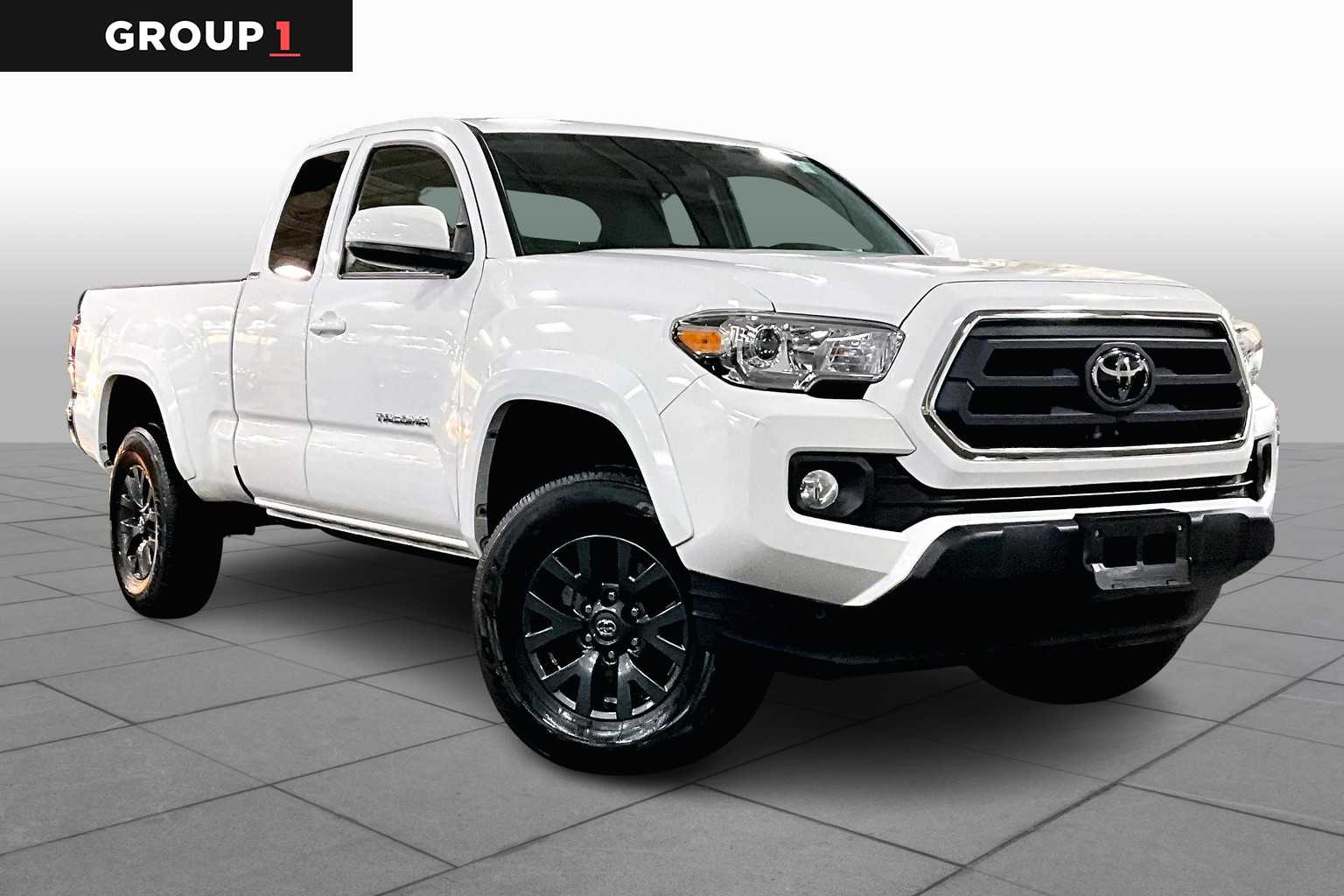 2022 Toyota Tacoma SR5 photo 2