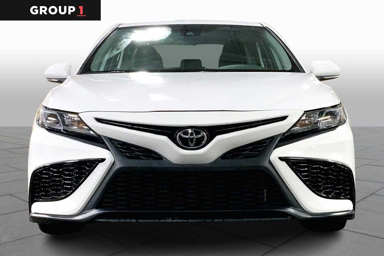 2024 Toyota Camry SE photo 3