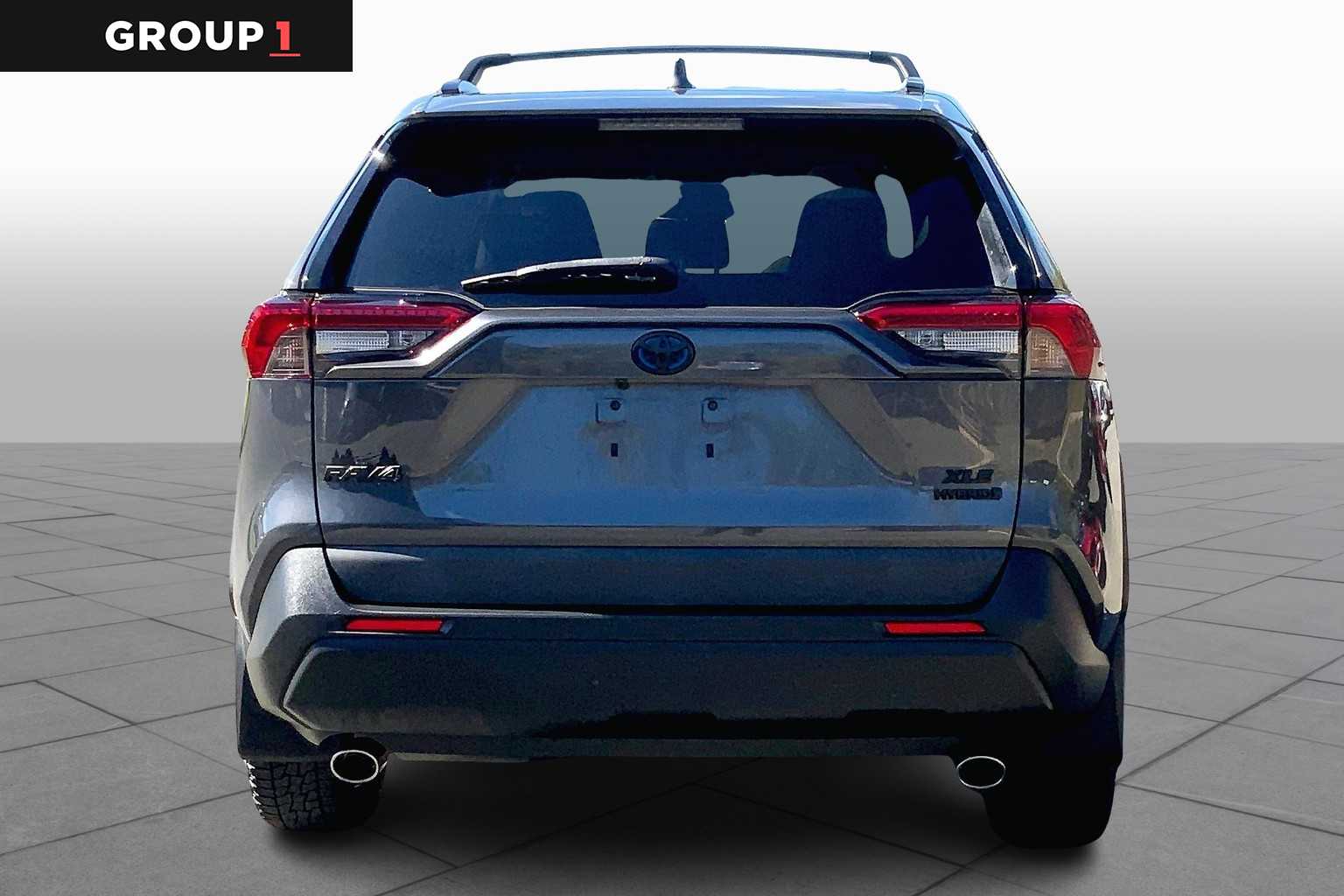 2019 Toyota RAV4 Hybrid XLE photo 3