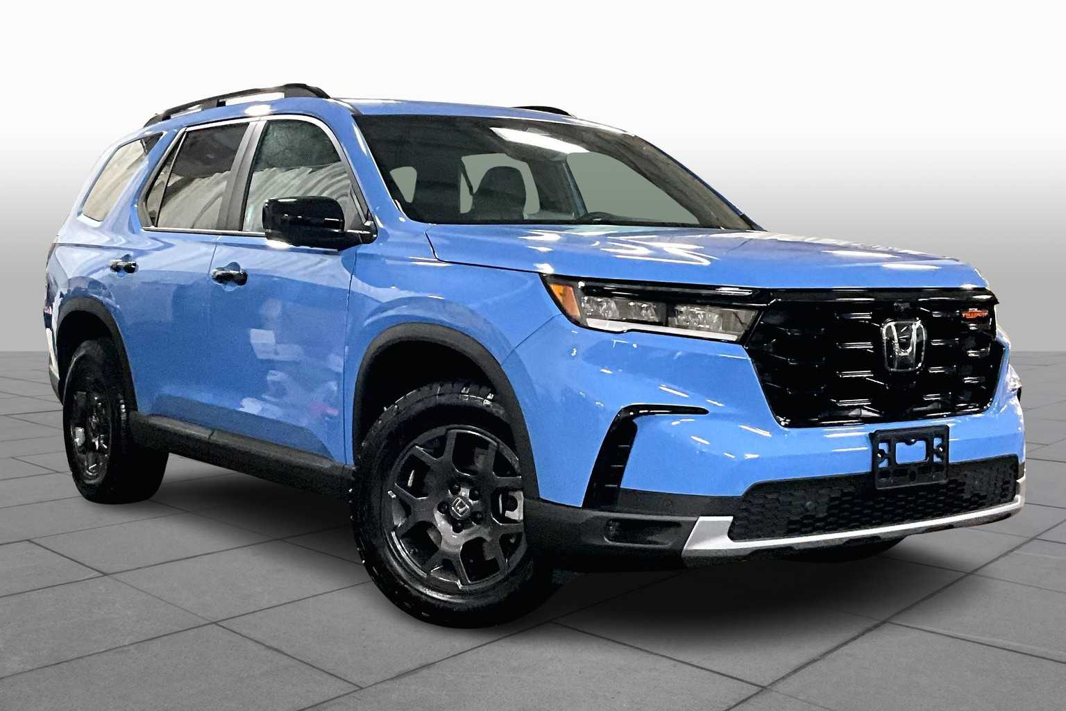 2025 Honda Pilot TrailSport photo 2