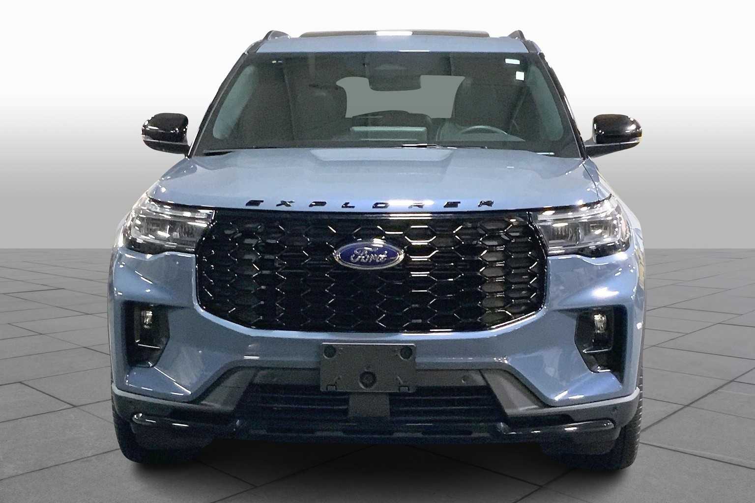 2025 Ford Explorer ST-Line photo 2