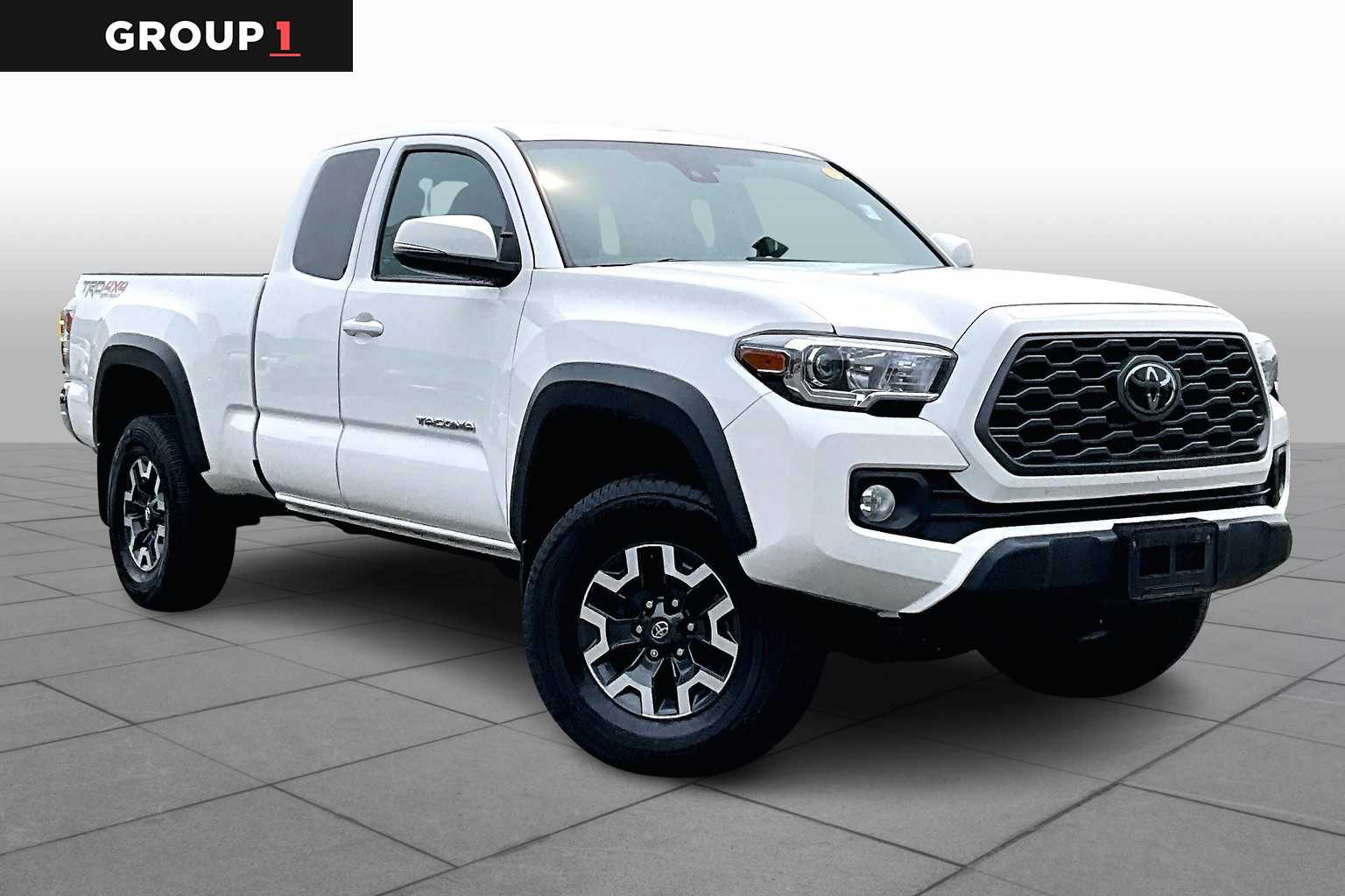 2022 Toyota Tacoma TRD Access Cab V6 photo 2