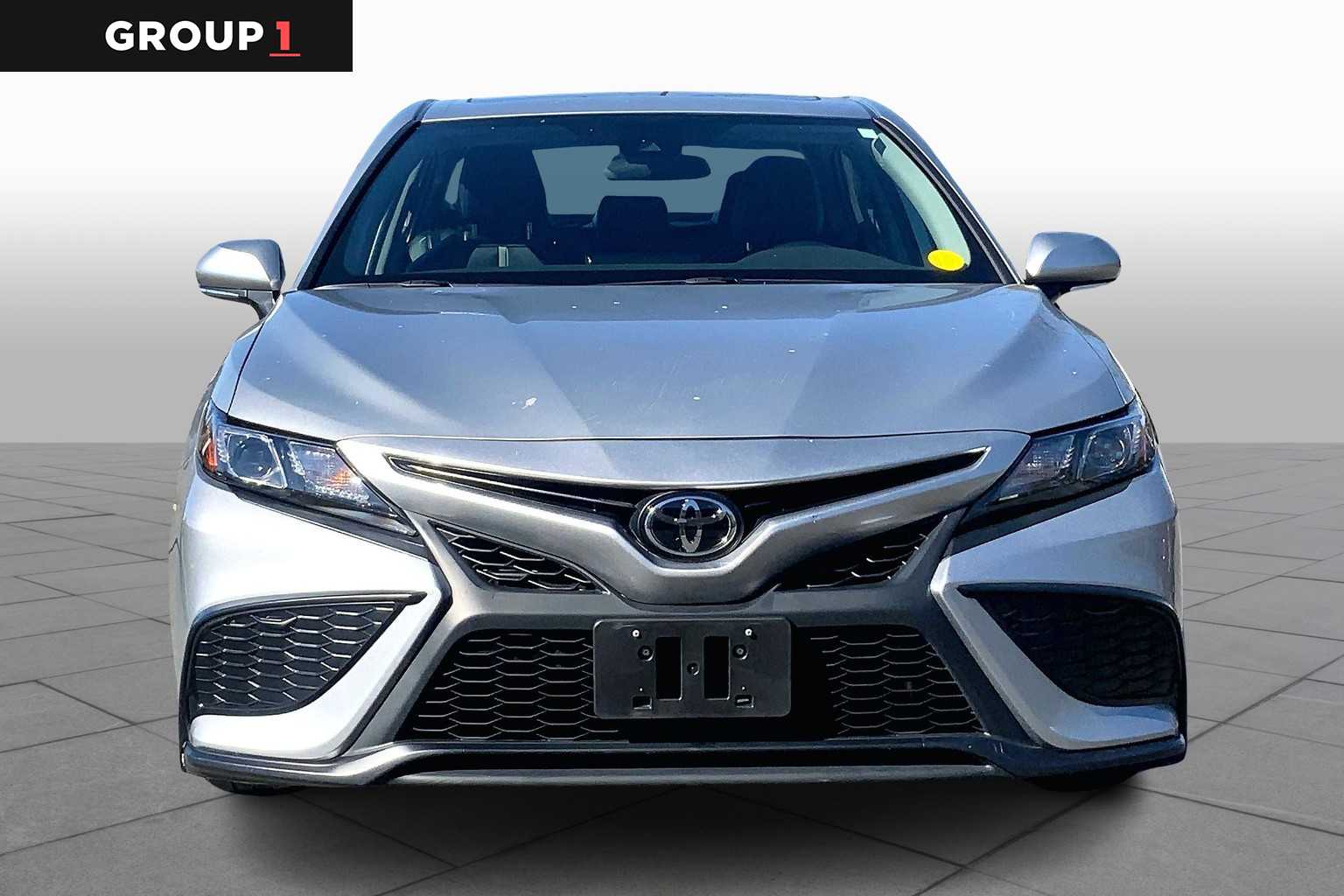2023 Toyota Camry SE photo 3