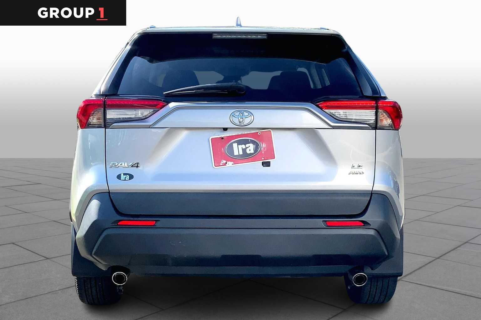 2020 Toyota RAV4 LE photo 4