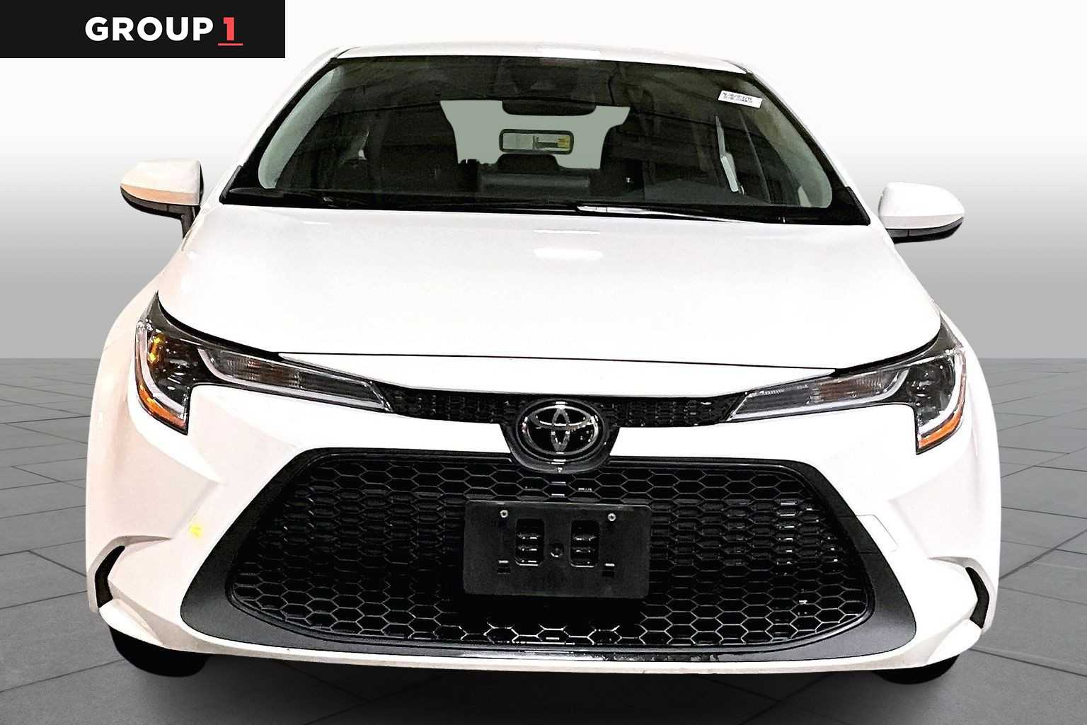 2022 Toyota Corolla LE photo 3
