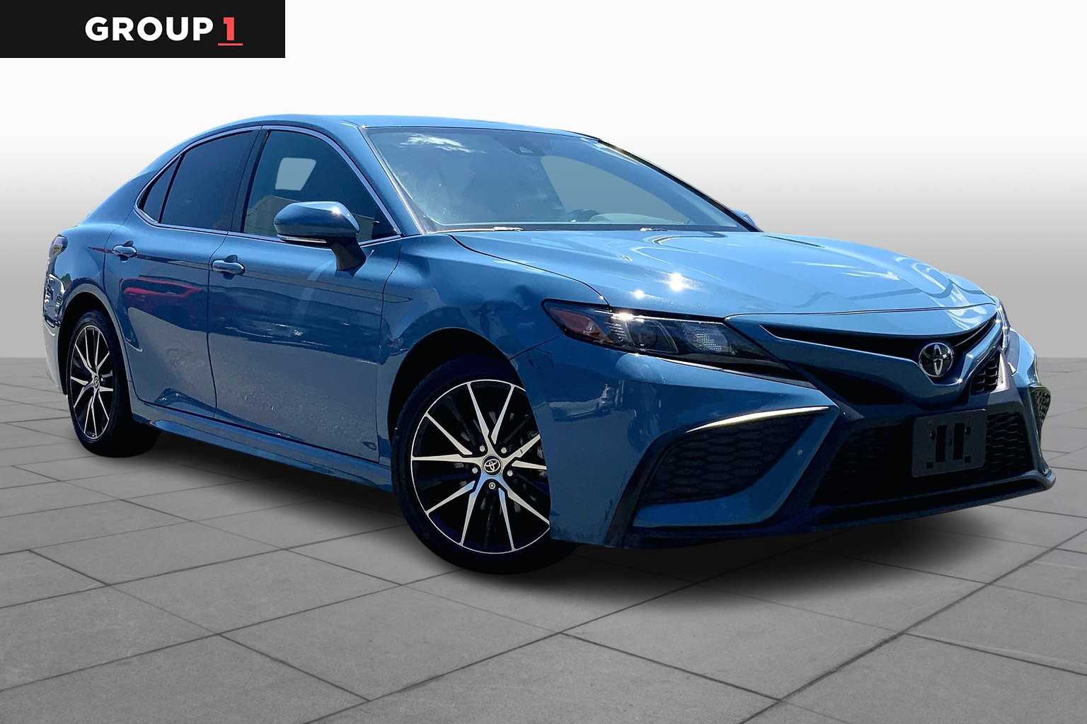 2024 Toyota Camry SE photo 2