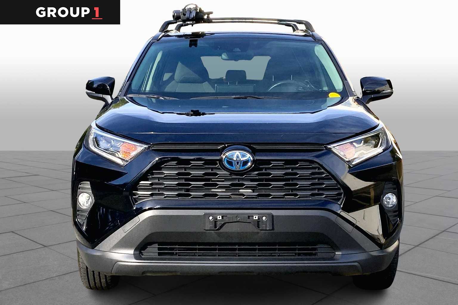 2021 Toyota RAV4 Hybrid XLE photo 3