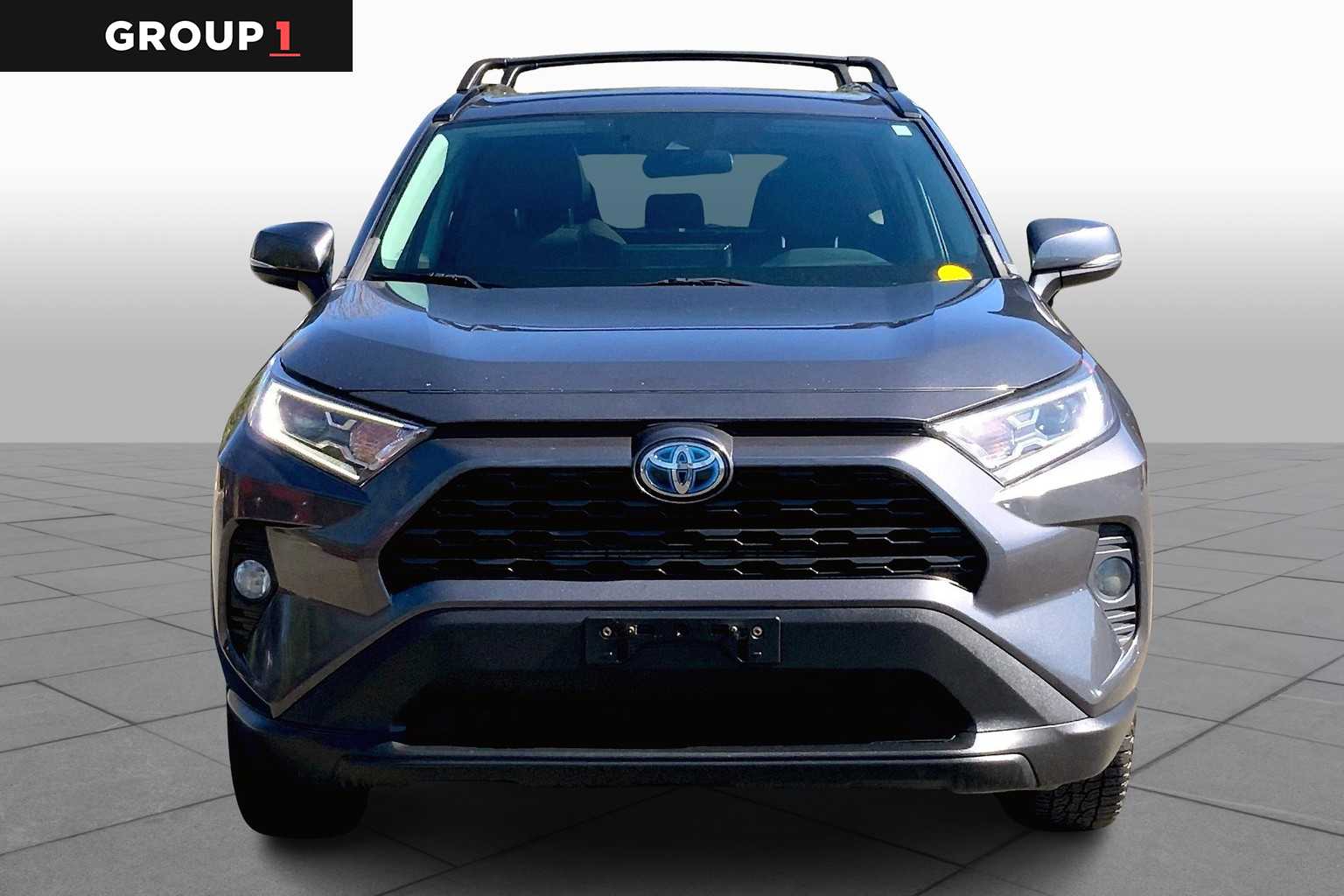 2019 Toyota RAV4 Hybrid XLE photo 2
