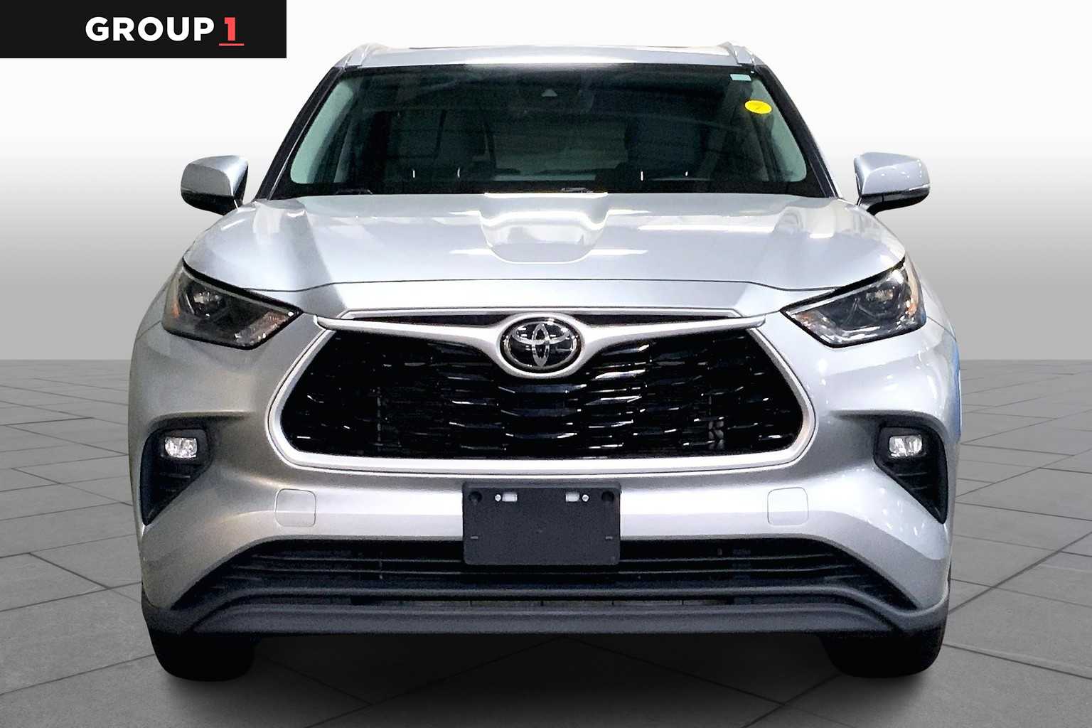 2022 Toyota Highlander XLE photo 3