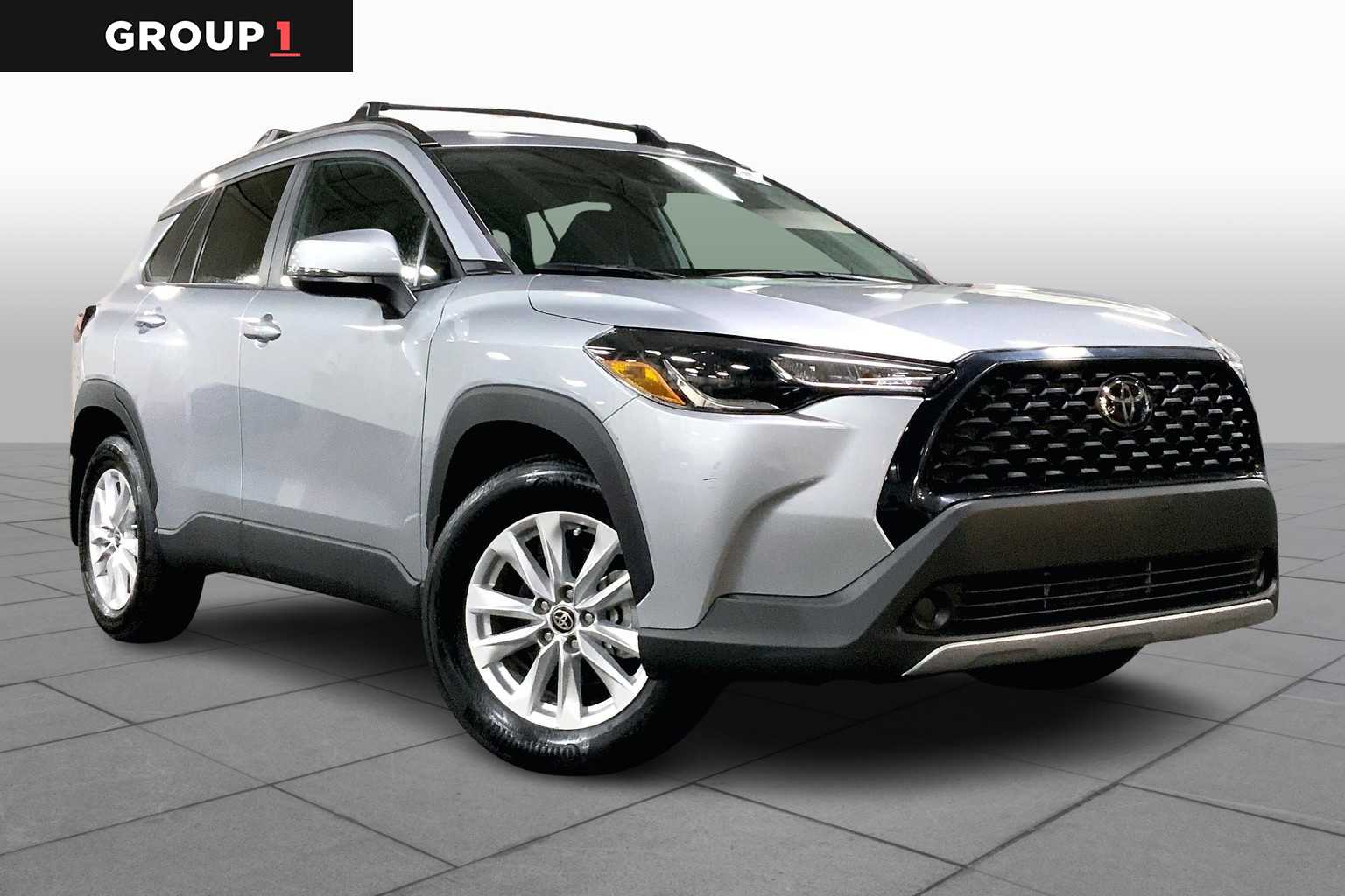 2022 Toyota Corolla Cross LE photo 2