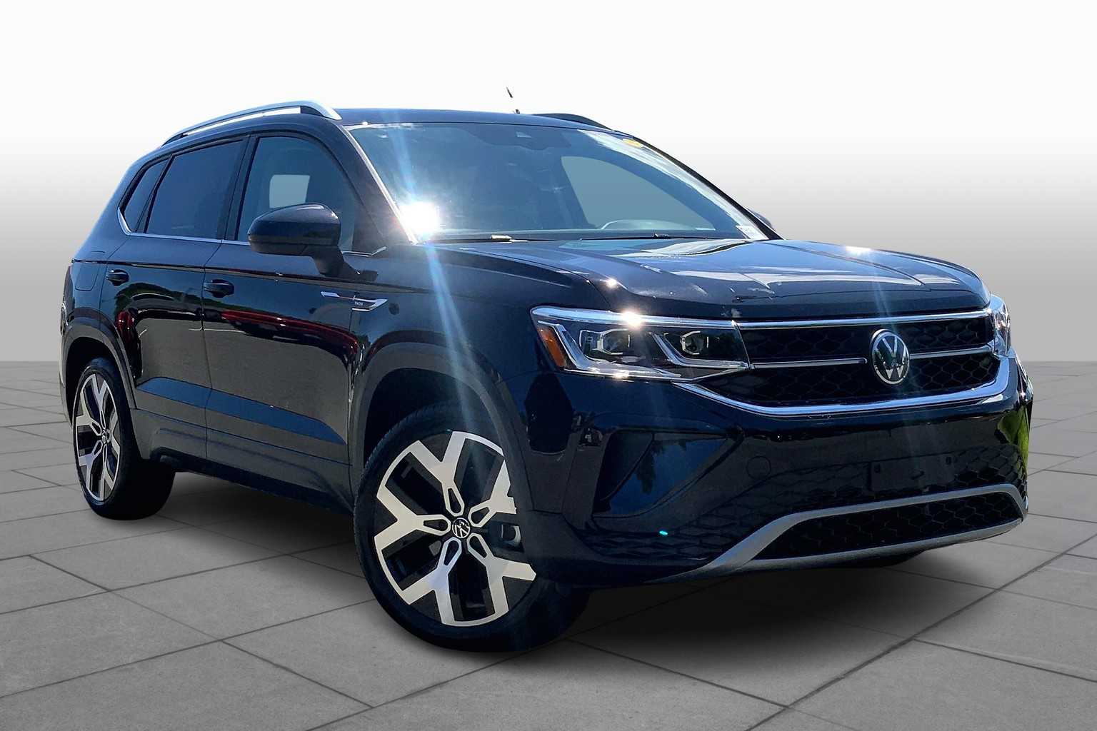2023 Volkswagen Taos SEL photo 2