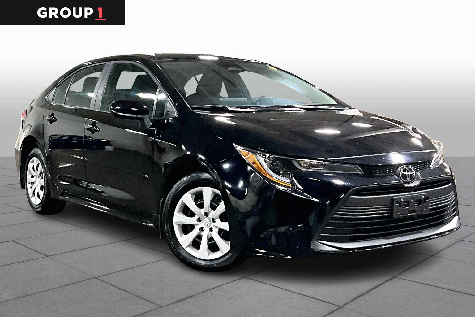 2025 Toyota Corolla LE photo 2