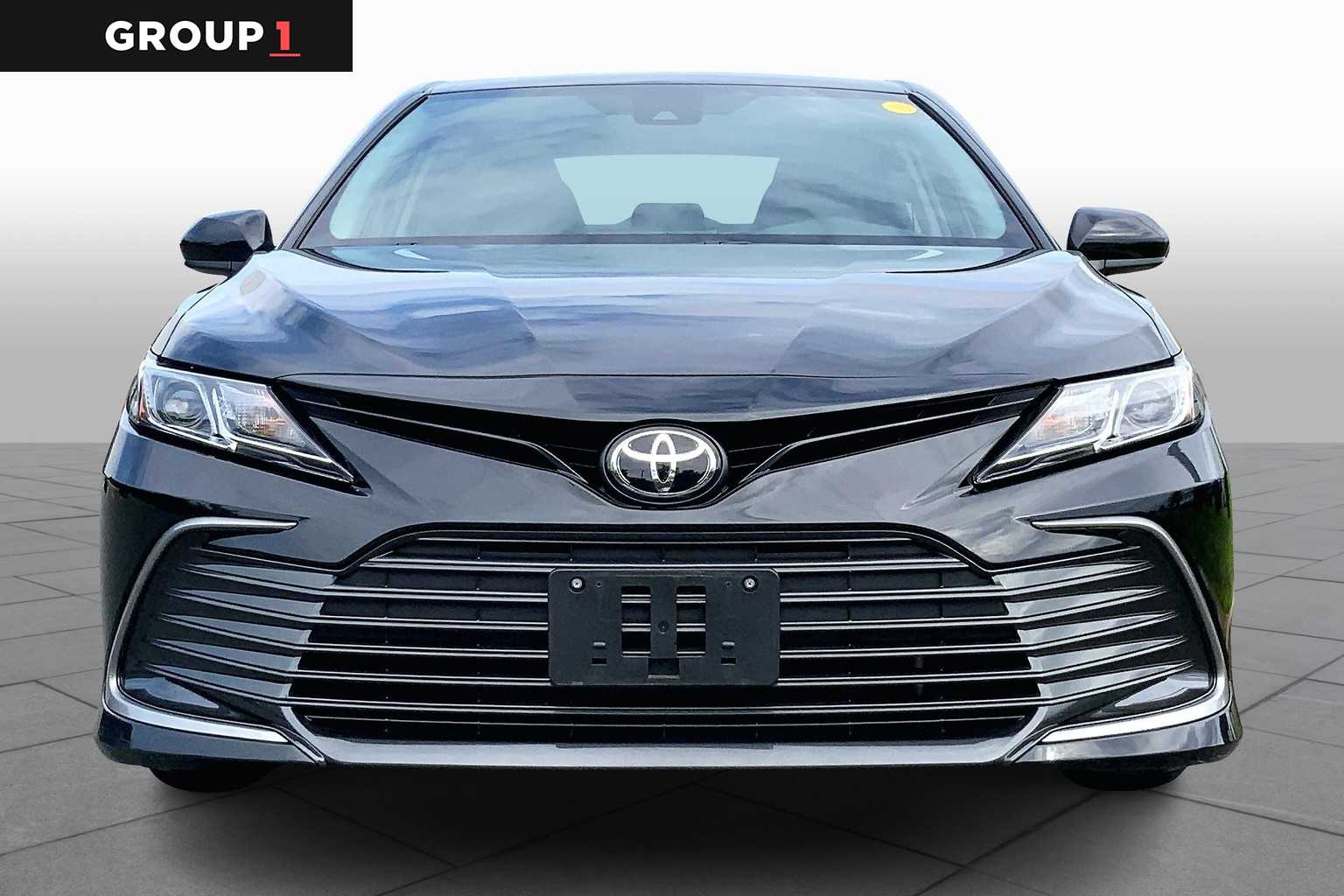 2022 Toyota Camry LE photo 3
