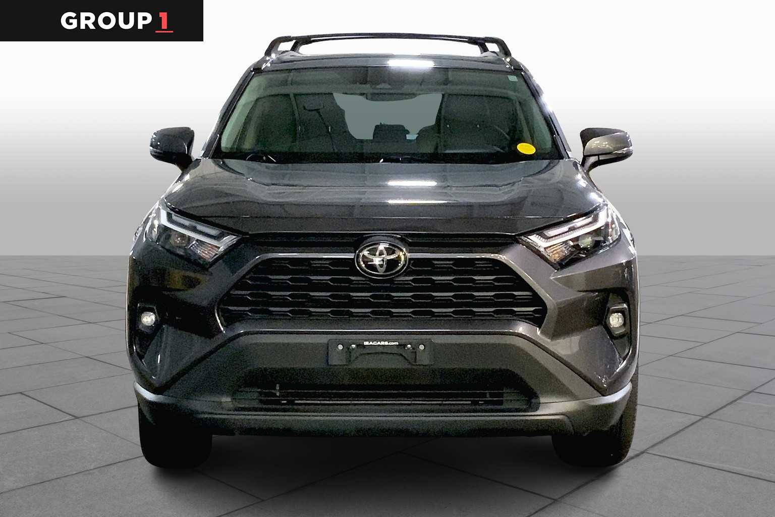 2023 Toyota RAV4 XLE Premium photo 3