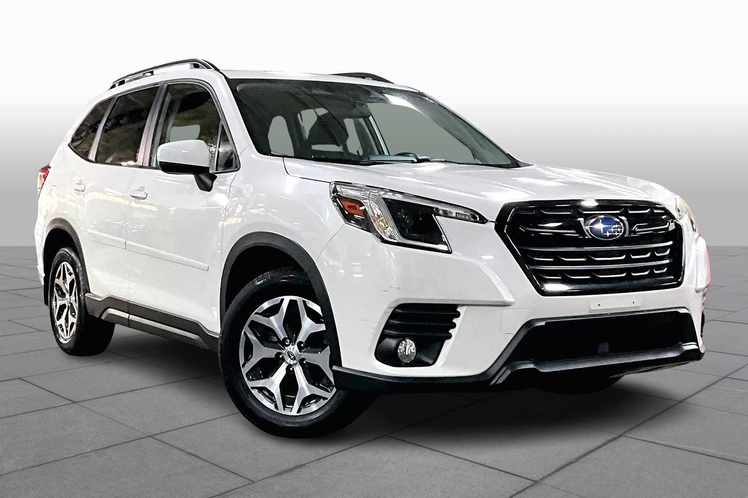 2022 Subaru Forester Premium photo 2
