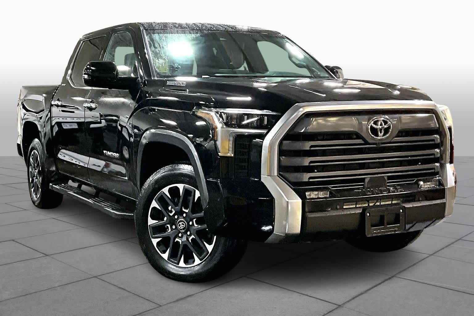 2025 Toyota Tundra Limited CrewMax photo 2