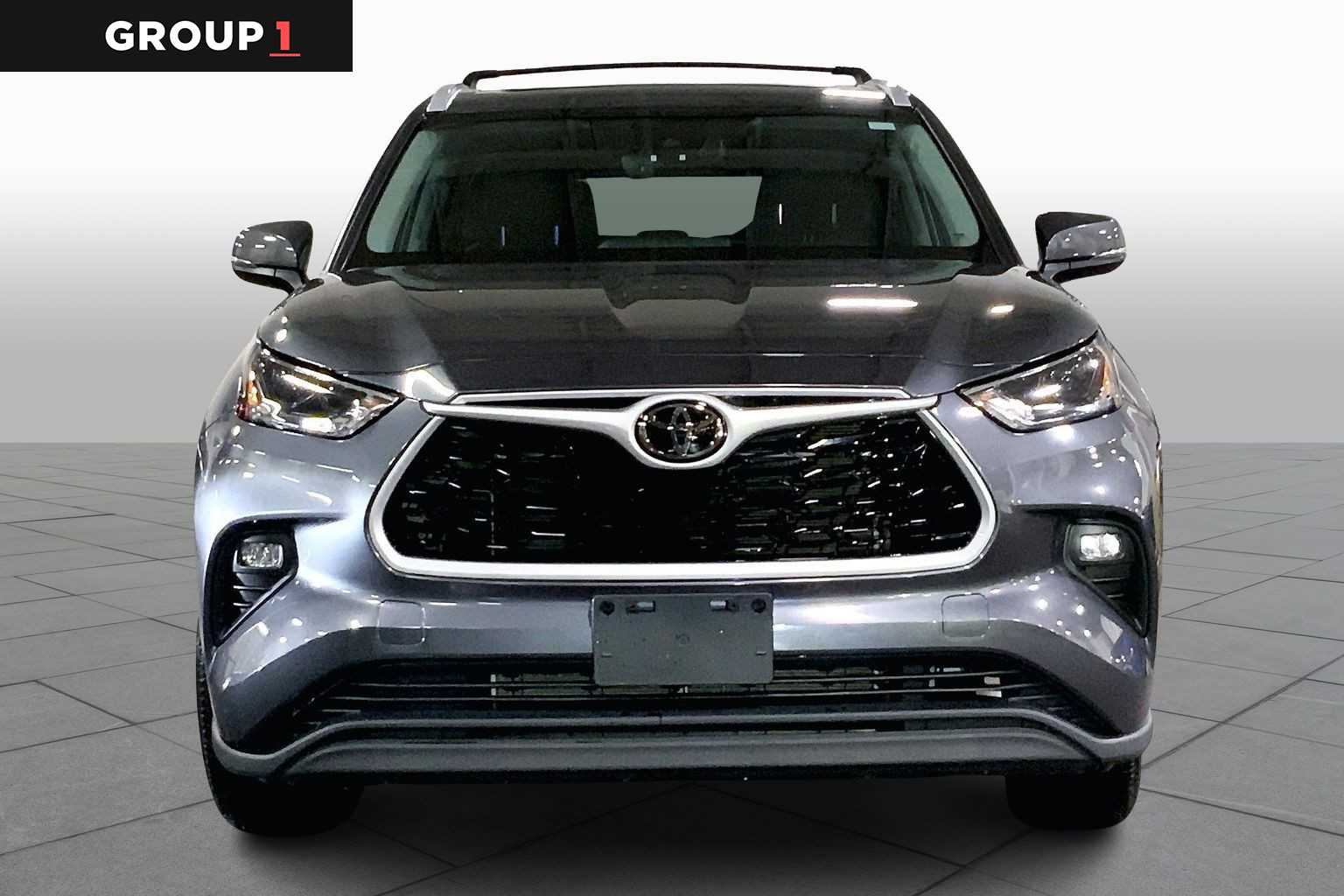 2023 Toyota Highlander XLE photo 2