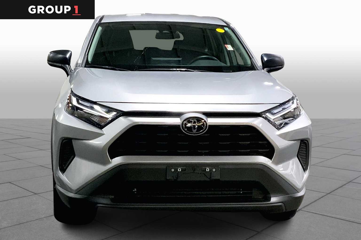 2023 Toyota RAV4 LE photo 3