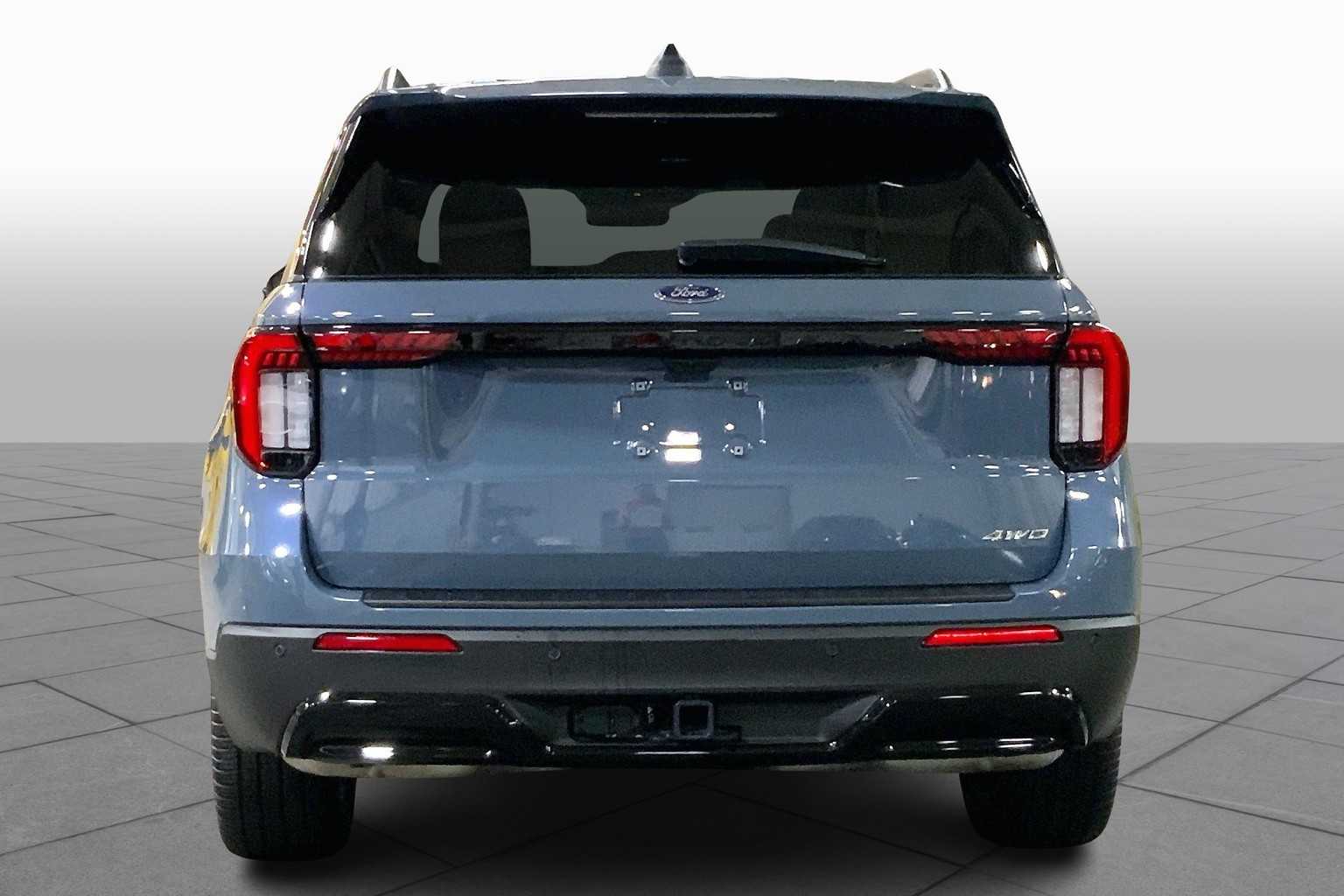 2025 Ford Explorer ST-Line photo 3