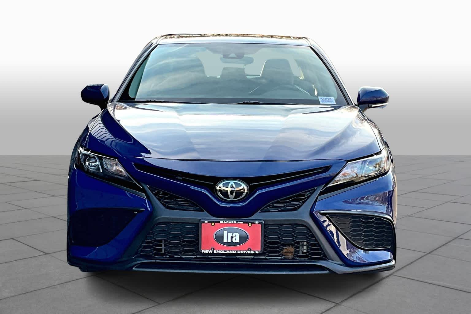2023 Toyota Camry SE photo 3