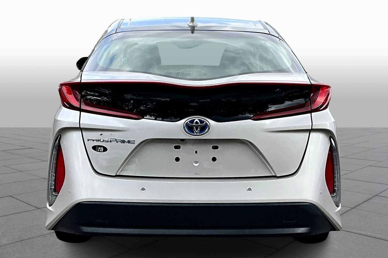 2018 Toyota Prius Prime Advanced photo 4