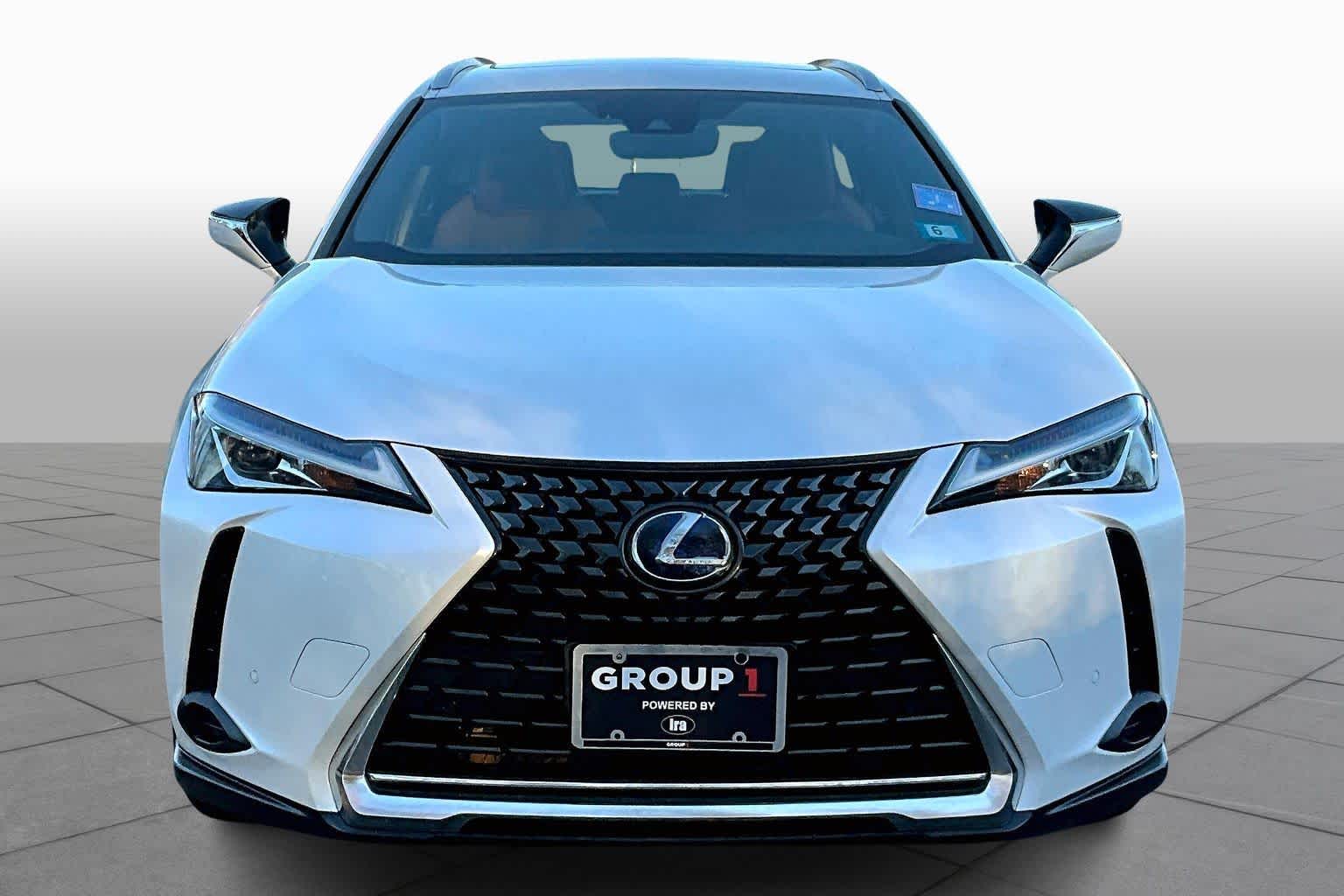 2021 Lexus UX Premium photo 3