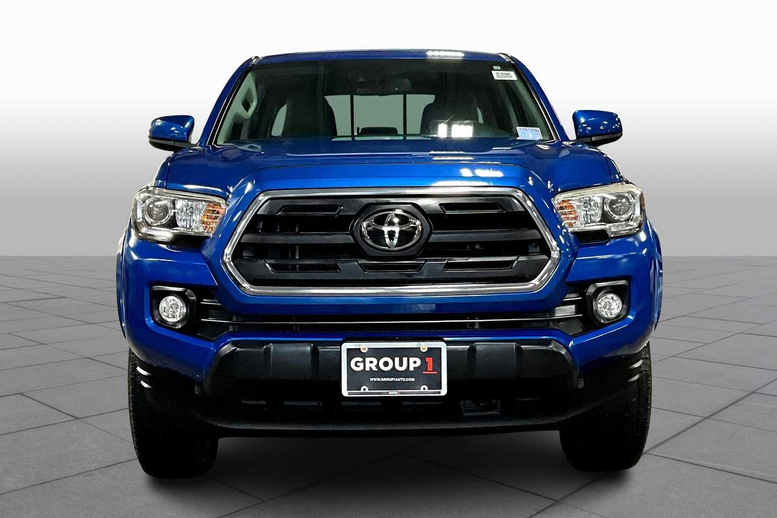 2018 Toyota Tacoma SR5 Double Cab V6 4x4 photo 3