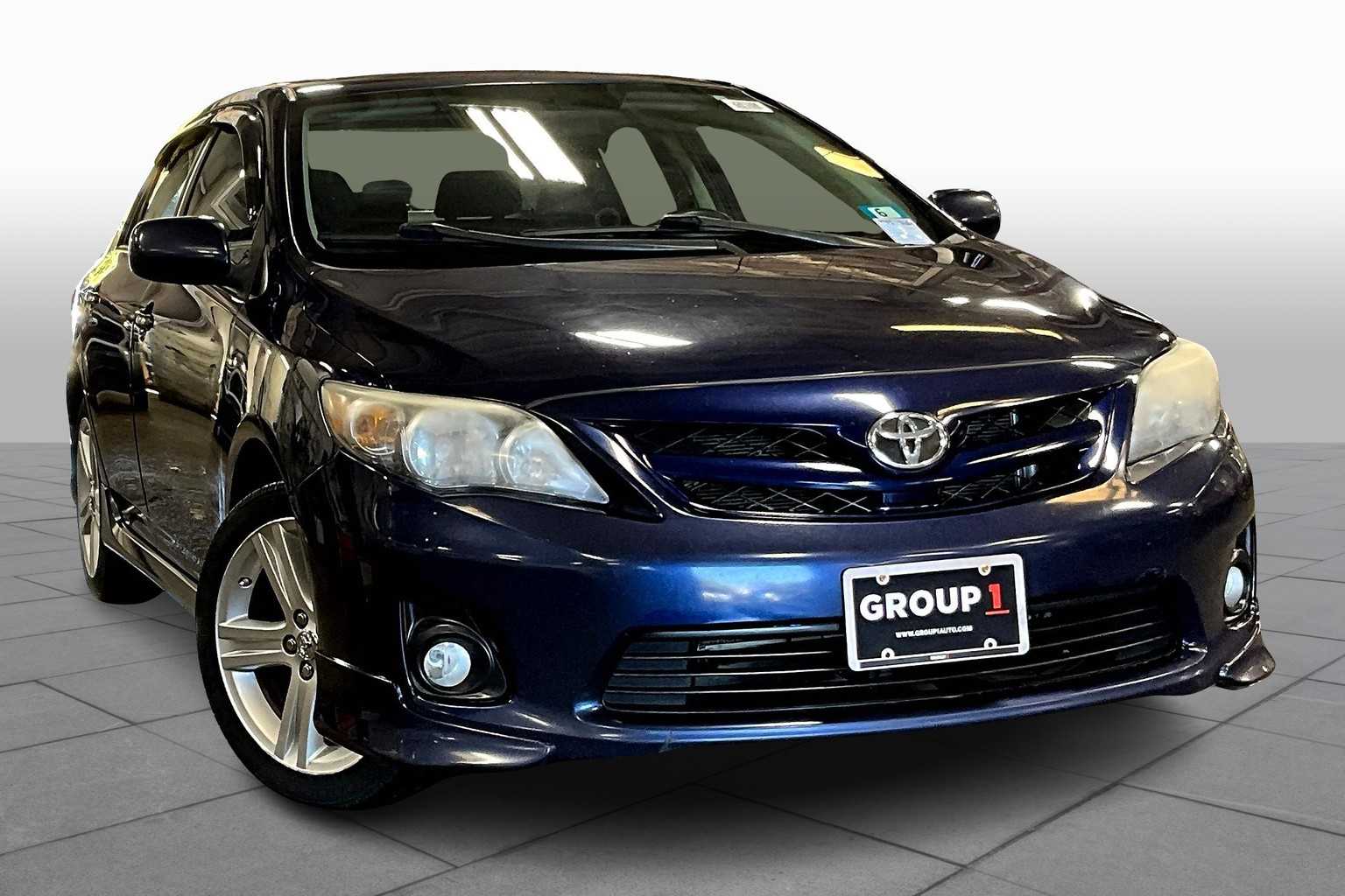 2013 Toyota Corolla S photo 2