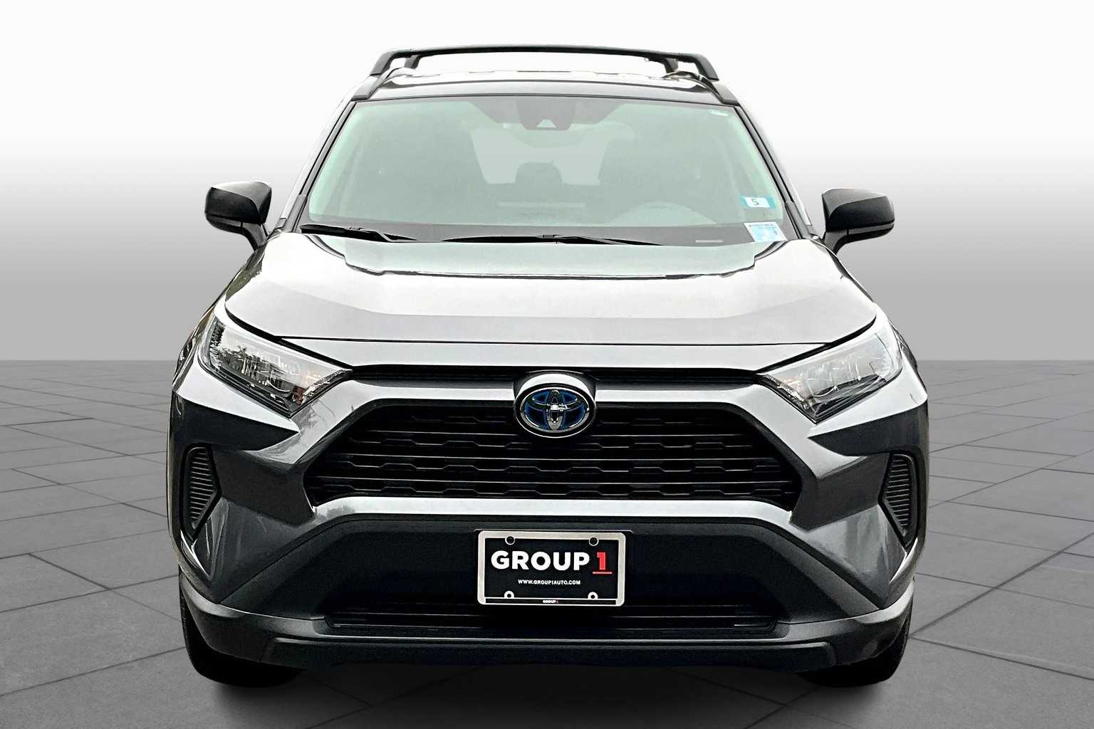 2021 Toyota RAV4 Hybrid LE photo 3