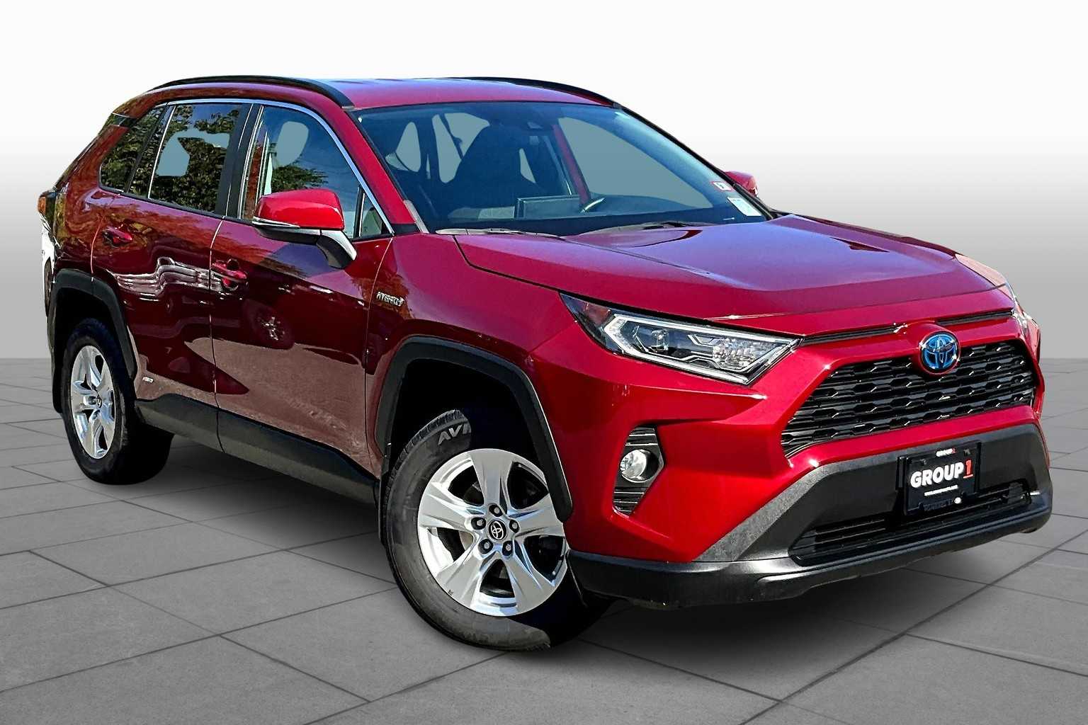 2021 Toyota RAV4 Hybrid XLE photo 2