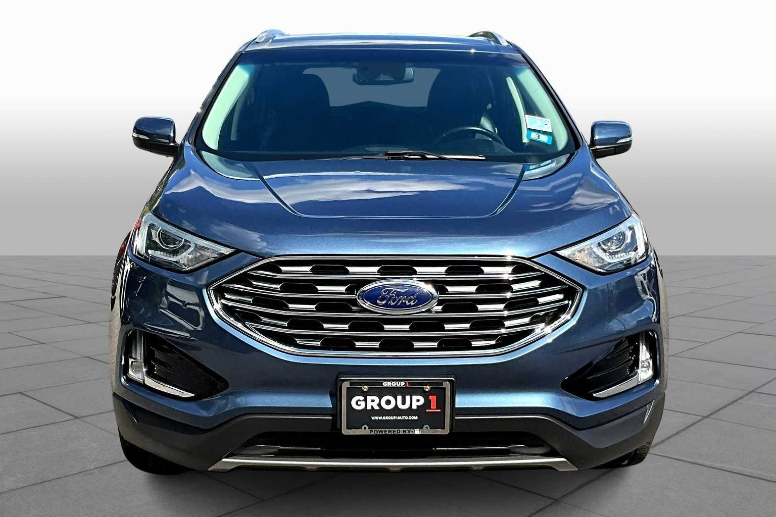 2019 Ford Edge Titanium photo 3