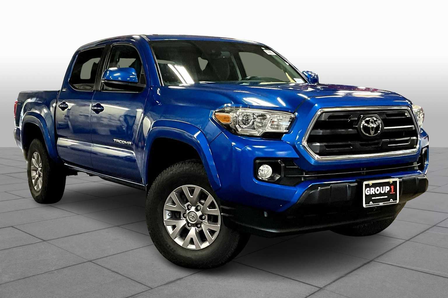 2018 Toyota Tacoma SR5 Double Cab V6 4x4 photo 2