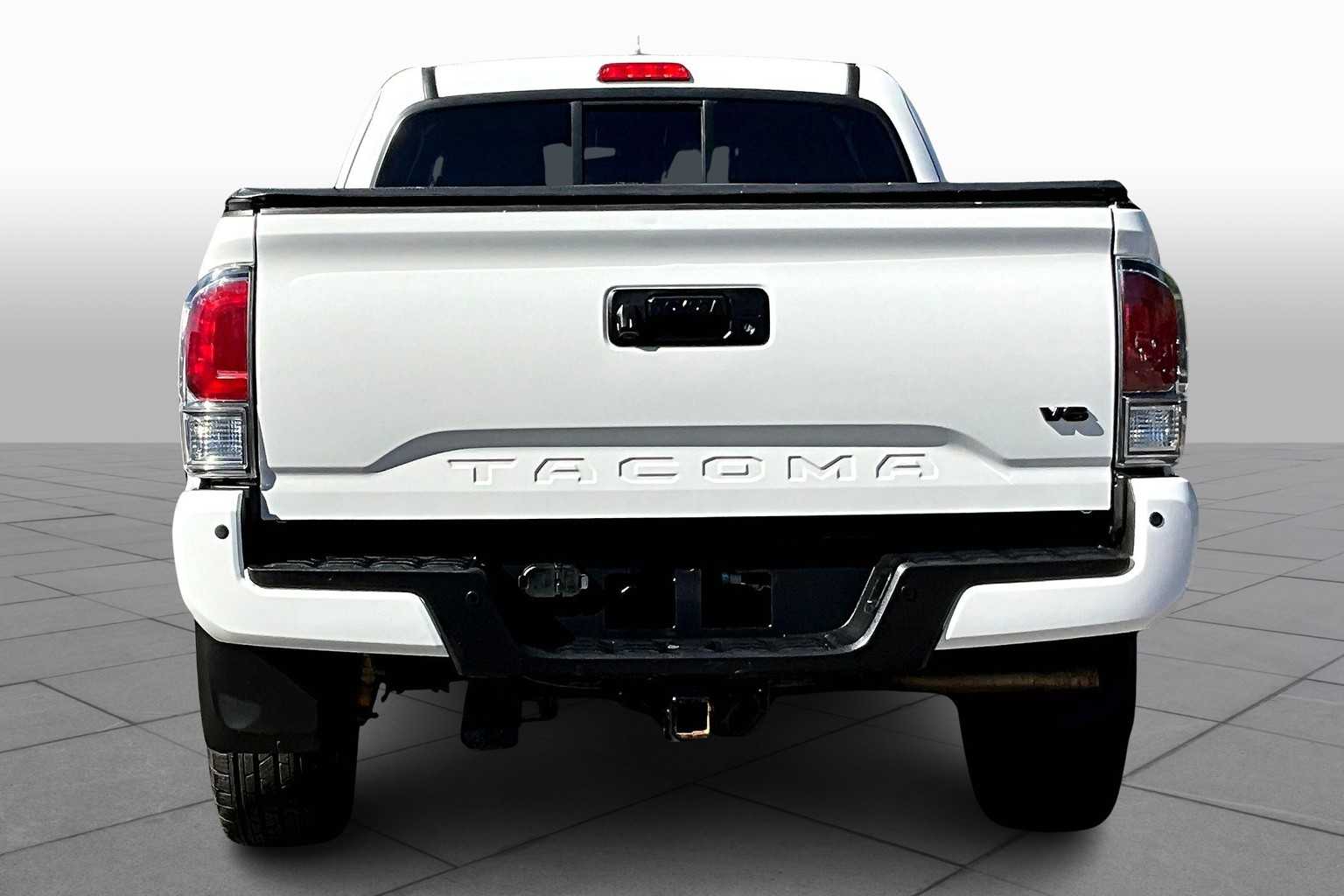 2021 Toyota Tacoma TRD Access Cab V6 photo 4